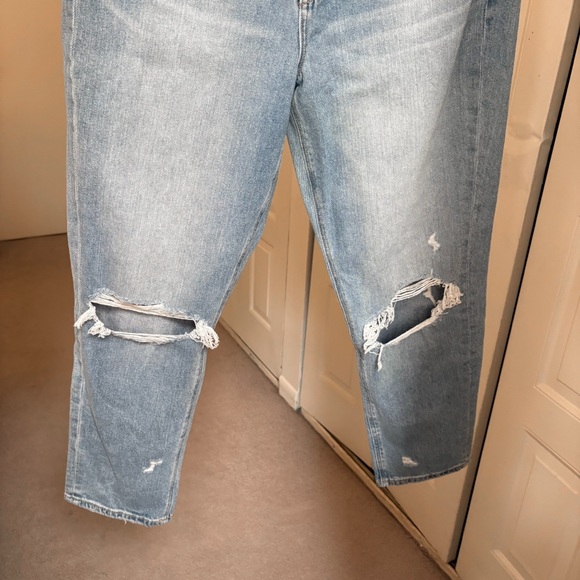 American Eagle Denim Mom Jeans - Picture 8 of 11